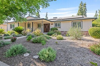 2018 W Los Altos Ave in Fresno, CA - Building Photo - Building Photo