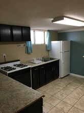 299 N 100 E, Unit 4 in Logan, UT - Foto de edificio - Building Photo