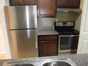 10110 Westview Dr in Houston, TX - Foto de edificio - Building Photo