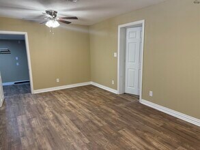 3005 Moffett Ave in Wichita Falls, TX - Foto de edificio - Building Photo