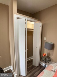 207 E Cambria St photo'