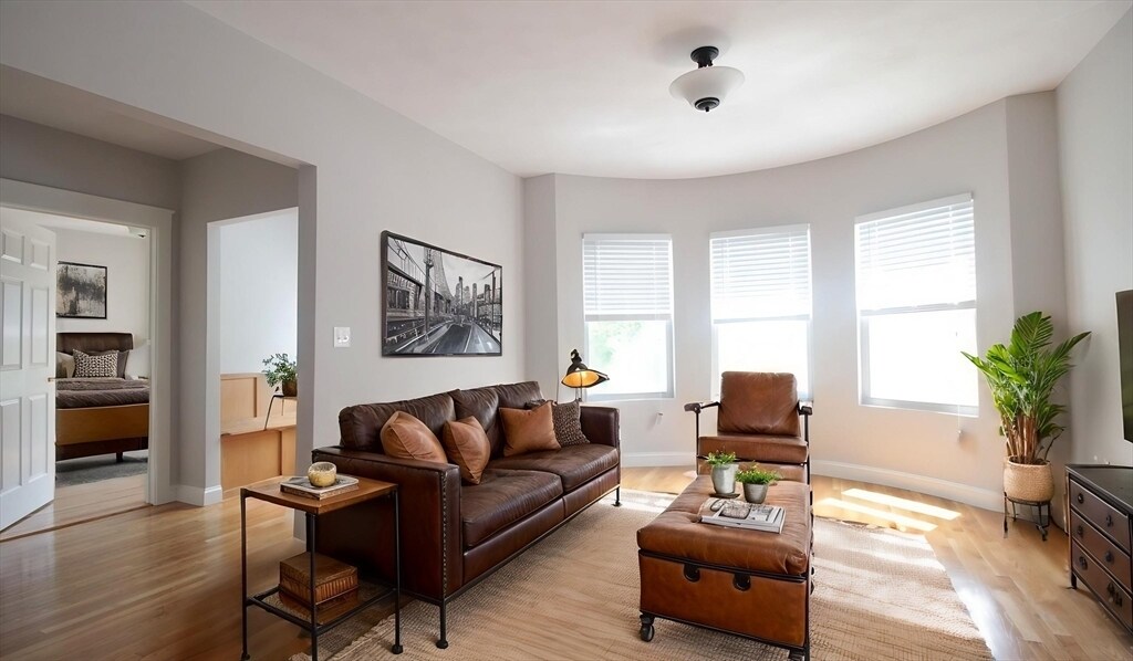 1433 Cambridge St, Unit 1 in Cambridge, MA - Building Photo