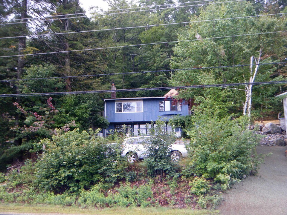 241 Mt Major Hwy in Alton, NH - Building Photo