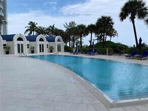 18671 Collins Ave, Unit 202 in Sunny Isles Beach, FL - Building Photo - Building Photo