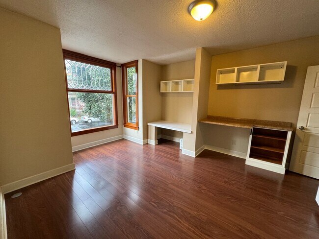 2154 NW Everett St in Portland, OR - Building Photo - Building Photo