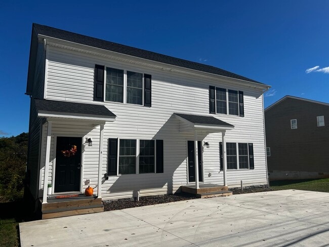 723 Burks Hill Rd in Bedford, VA - Building Photo - Building Photo