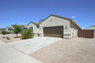 24380 W Jones Ave in Buckeye, AZ - Building Photo - Building Photo
