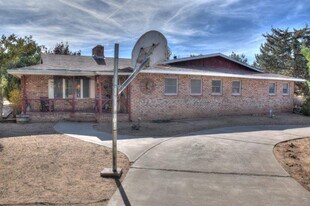 1679 Valley View Dr in Carson City, NV - Building Photo