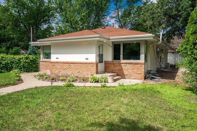 5312 Hiawatha Ln in Minneapolis, MN - Foto de edificio - Building Photo