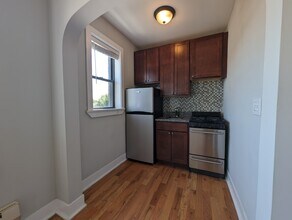 4616 N Paulina St, Unit #4614-209 in Chicago, IL - Foto de edificio - Building Photo