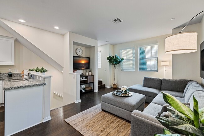 7221 Cedar Rd in Los Angeles, CA - Building Photo - Building Photo