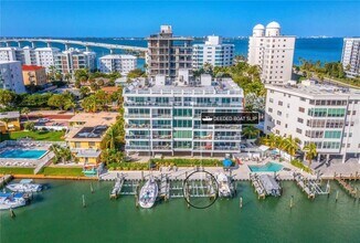650 Golden Gate Point in Sarasota, FL - Building Photo - Building Photo