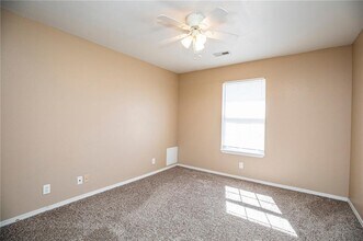 303 NW Abbey Pl in Bentonville, AR - Building Photo - Building Photo