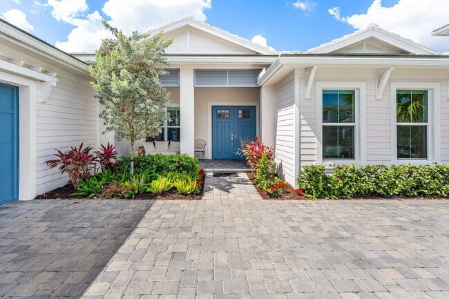 9256 Crestview Cir in Palm Beach Gardens, FL - Building Photo - Building Photo