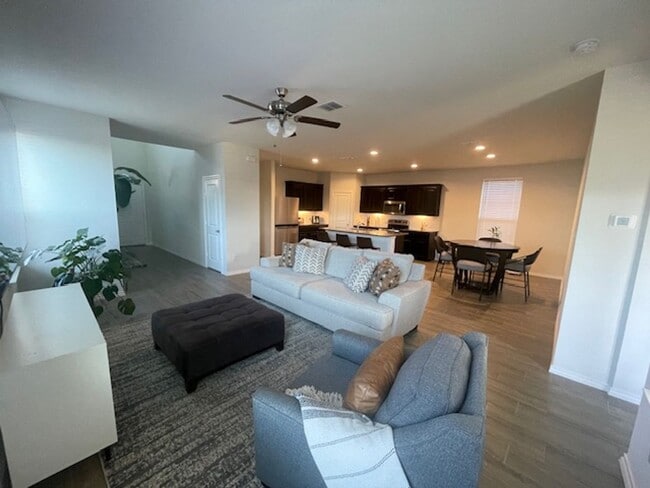 1000 King St in Aubrey, TX - Building Photo - Building Photo