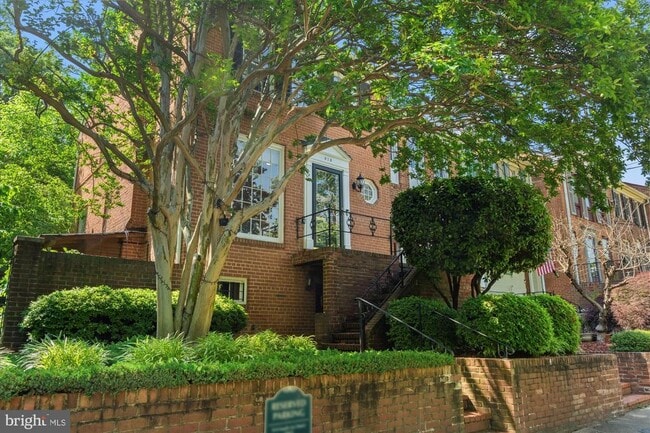 property at 919 S Lee St