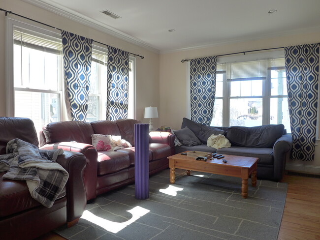 9 Cygnet St, Unit 1