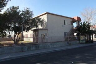 2031 Washington Ave in Las Vegas, NV - Building Photo