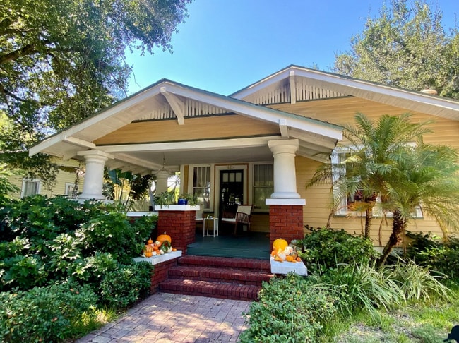 property at 6104 N Suwanee Ave