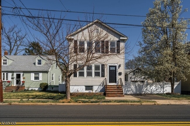 536 Spruce Ave