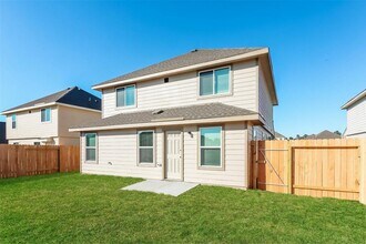 222 Pronghorn Dr in Huntsville, TX - Foto de edificio - Building Photo