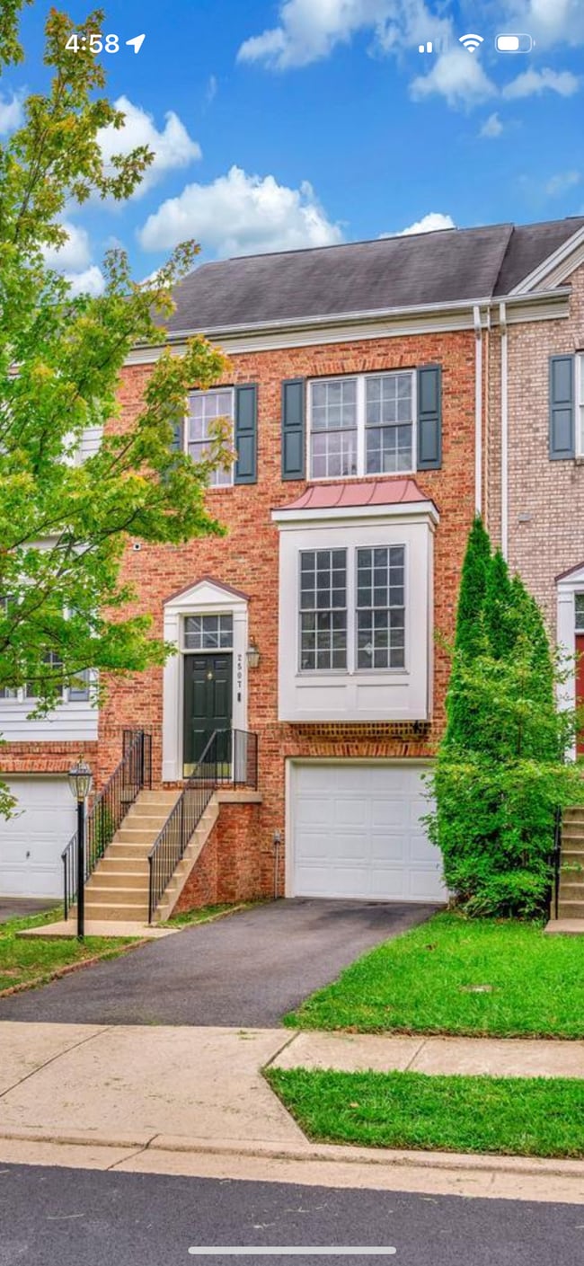 property at 2507 Oak Tree Ln