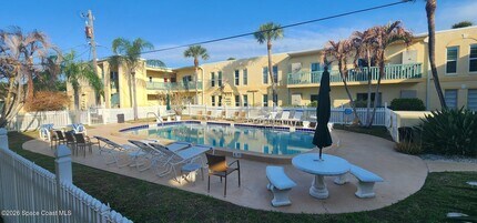 310 Taylor Ave in Cape Canaveral, FL - Foto de edificio - Building Photo