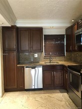 8527 Old Country Mnr-Unit -5C in Davie, FL - Building Photo - Building Photo