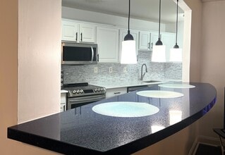 309 Yoakum Pkwy in Alexandria, VA - Building Photo - Building Photo