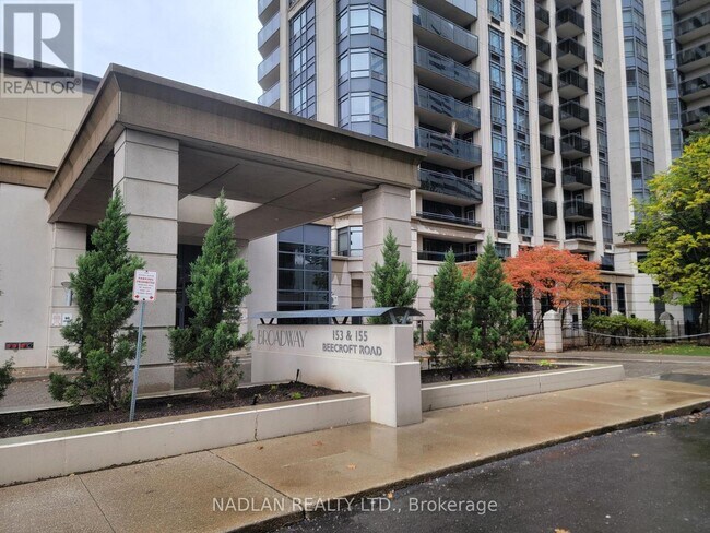 155 Beecroft Rd in Toronto, ON - Building Photo - Building Photo