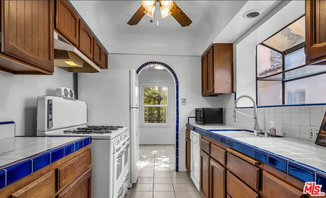 6369 Orange St in Los Angeles, CA - Building Photo - Building Photo