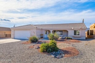 2891 Cumberland Dr in Lake Havasu City, AZ - Building Photo