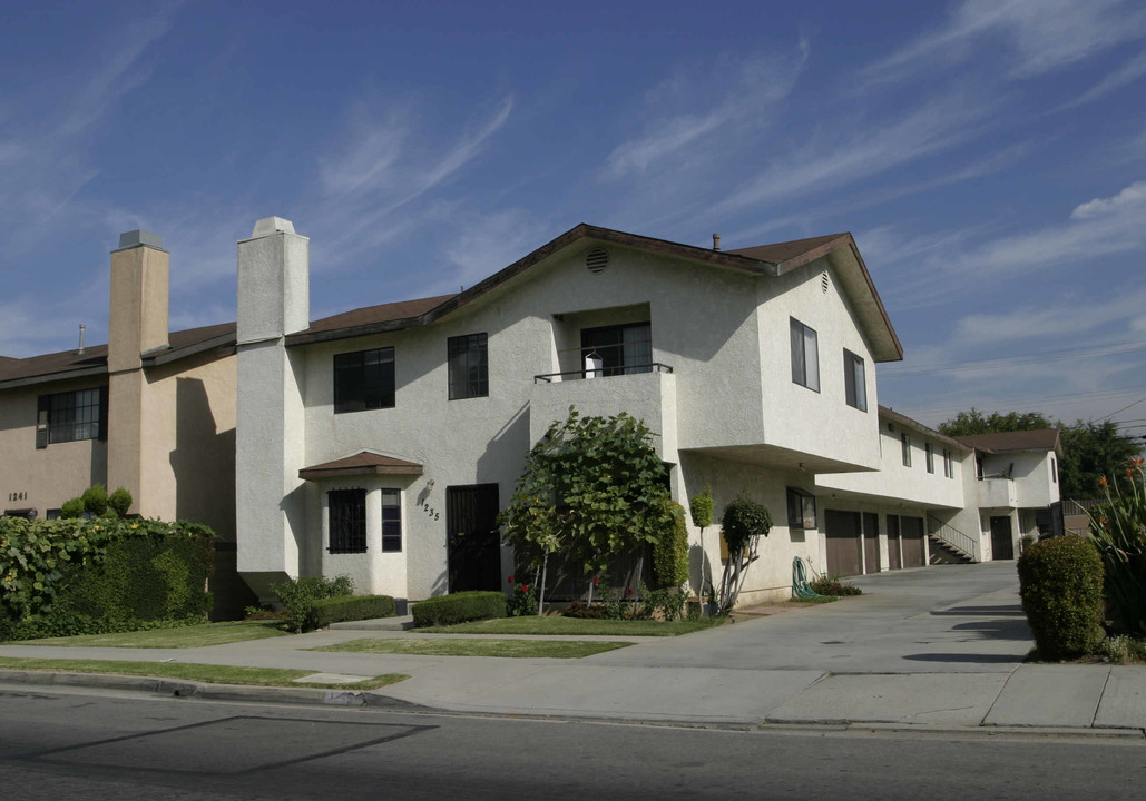 1235 W 168th St in Gardena, CA - Building Photo