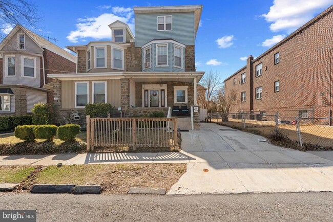 406 Gilham St in Philadelphia, PA - Building Photo - Building Photo