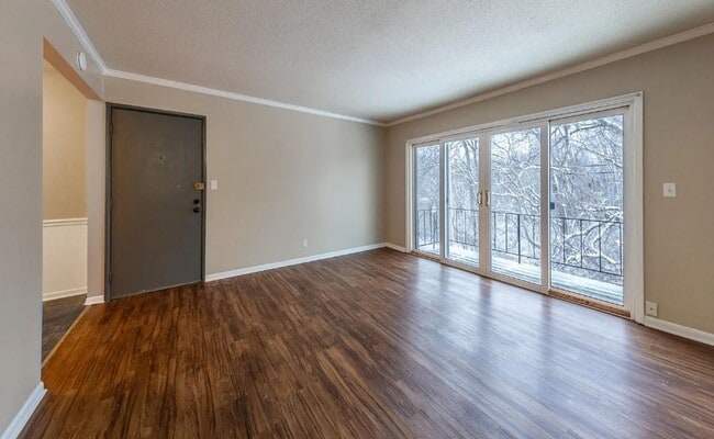 2811 Pembroke Ln in St. Joseph, MO - Building Photo - Building Photo