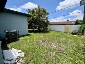 8640 Wilshire Dr in Miramar, FL - Building Photo - Building Photo