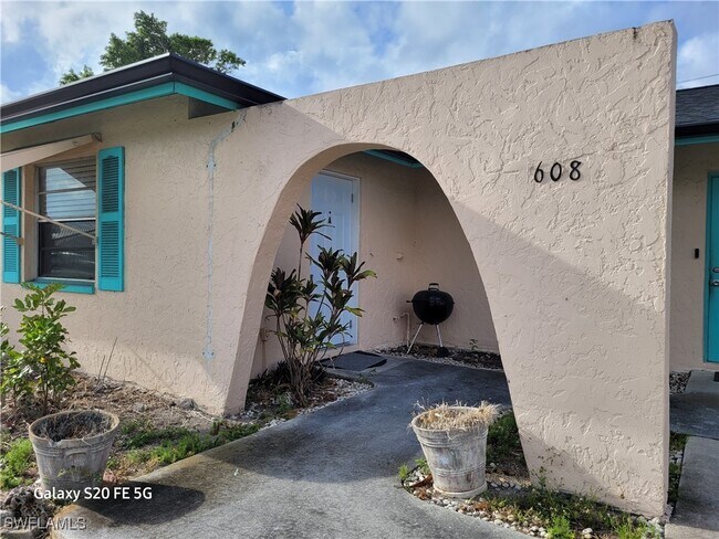 608 SE 47th St in Cape Coral, FL - Building Photo - Building Photo
