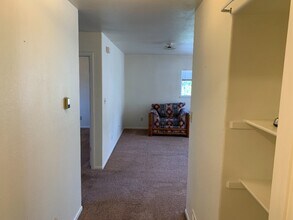 828 E 4th St, Unit B or C in Casper, WY - Foto de edificio - Building Photo