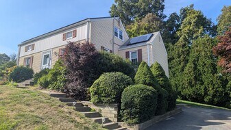 128 Old Charter Rd in Marlborough, MA - Building Photo