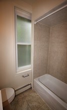 603 Washtenaw Ave, Unit 1 in Ypsilanti, MI - Foto de edificio - Building Photo