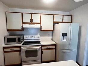 61 Driftwood Ct in Absecon, NJ - Building Photo - Building Photo