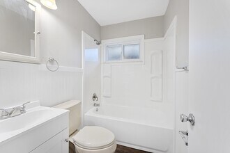14069 Helen St in Southgate, MI - Building Photo - Building Photo