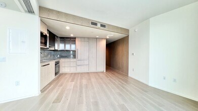 1000 Auahi St in Honolulu, HI - Building Photo - Building Photo