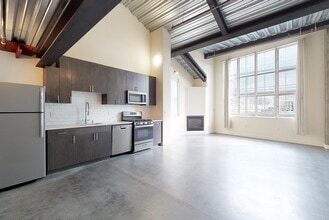 Bennett Lofts in San Francisco, CA - Foto de edificio - Building Photo