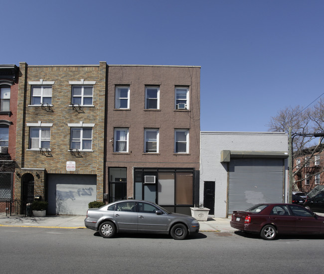 298 Bond St in Brooklyn, NY - Building Photo - Building Photo