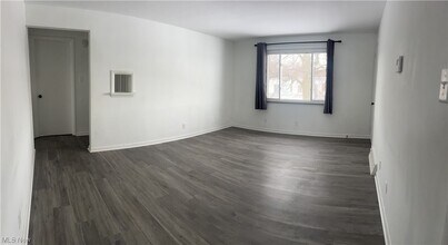 1737 Portage Trl-Unit -3 in Cuyahoga Falls, OH - Building Photo - Building Photo