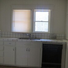 503 Sunnyside Ave in Modesto, CA - Building Photo - Building Photo