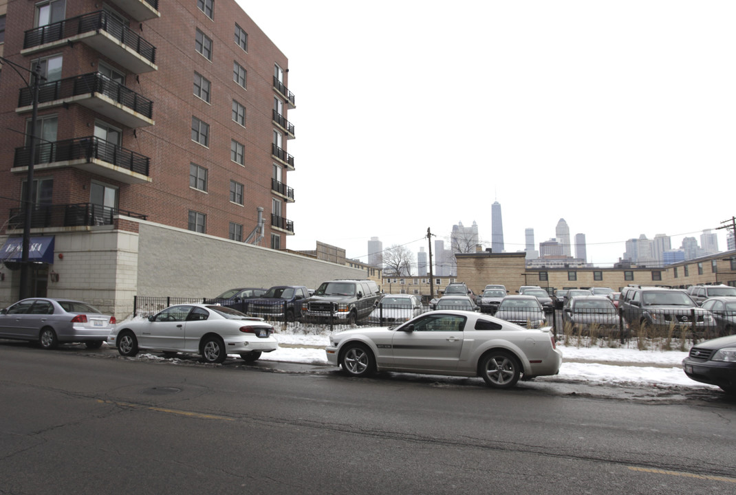 847 N Larrabee St in Chicago, IL - Foto de edificio