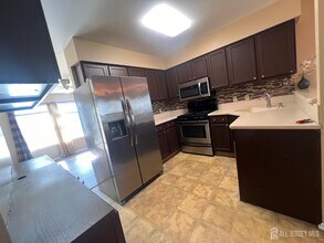 404 Draco Rd in Piscataway, NJ - Building Photo - Building Photo