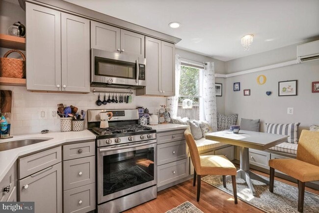 2422 S Oakland St in Arlington, VA - Building Photo - Building Photo